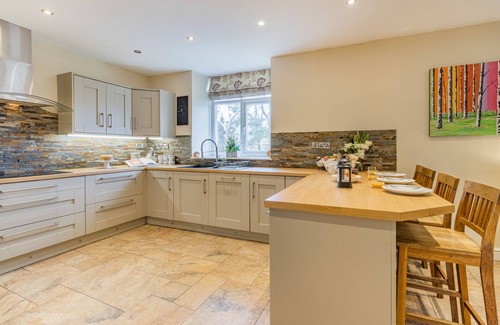 Glandyfi House | Noddfa Afon Levi - Four Bedroom House, Sleeps 8
