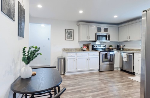 Parker House | Nomads Nest- Close to Swamp Rabbit Cafe