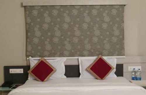 Halol Hotel | NON AC Richa Hotel Palace Vadodara