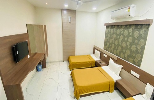 Halol Hotel | NON AC Richa Hotel Palace Vadodara
