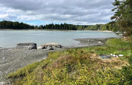 Mount Desert House | Noonie's Nest Waterfront Cottage on Mount Desert Isle