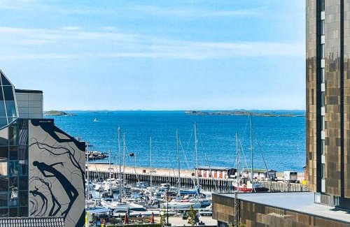 Bodo Apartment | Nordic Style City Apartment with Sunny Marina Views