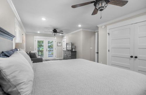 Russellville House | Nordin's LakeHouse, Lakefront Hideaway on Delaware Bay Sleeps 10