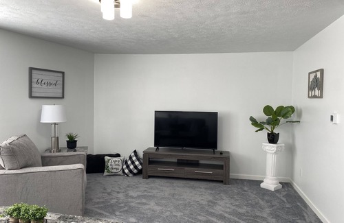 Norfolk Condo | Norfolk luxury 2 bedroom upscale area by hospital