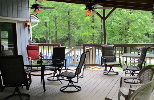 Gamaliel House | Norfork Lake View Home-Walk to Waters Edge! Affordable Luxury.
