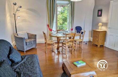 Lassay-les-Chateaux House | NORMANDIE