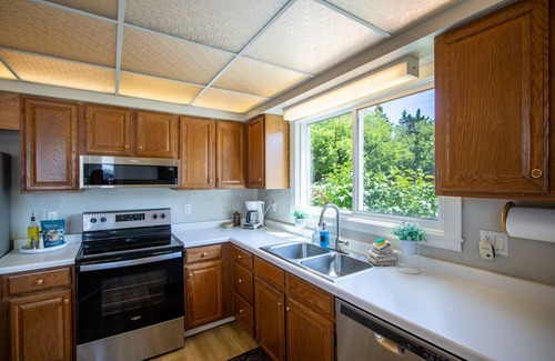 St. Louis County House | North Coast Beach Access Cottage | Near Canal Park