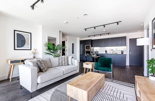 College Park and Old Oak Apartment | North Ken VI - 2Beds+2Bathrooms+Balcony+Concierge