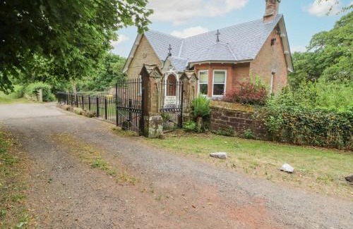Annan House | North Lodge