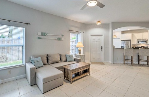 Juno Beach House | North Palm Beach Townhome about 2 Mi to Beach!