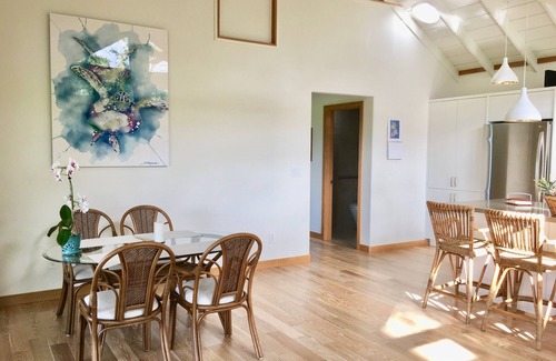 Pauwela House | North Shore Ocean View Cottage