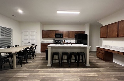 New Market House | Northeast Huntsville House with 4 Bedrooms