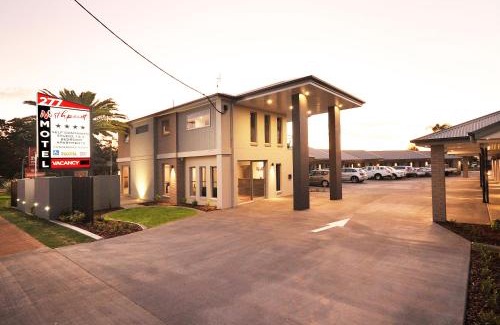Harlaxton Hotel | Northpoint Motel Apartments