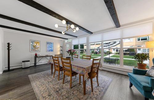 Budlong Woods House | Northside FAMLYNEST Lincoln Sq 4BR 2BA 2P Rare find