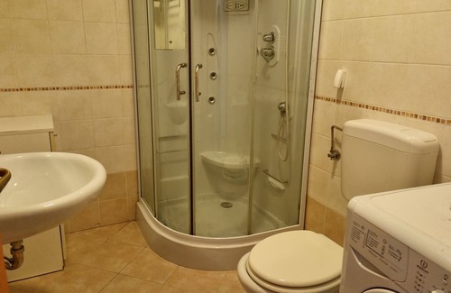 Kambresko Apartment | Nortra apartment no.1---comfortable for short or long term staying