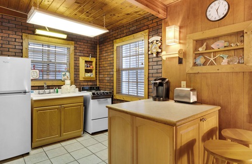 Laguna Beach Estates House | Nostalgic Laguna Beach Retreat, Pet-Friendly + Free Attraction Tickets!