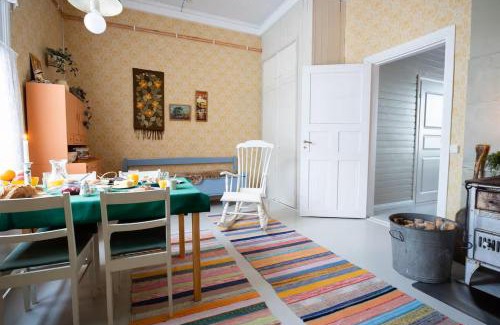 Ylivieska Apartment | Nostalginen Vaihdemiehen Tupa