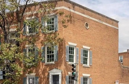 Mount Pleasant Apartment | NOT ACTIVE PLEASE DO NOT BOOK