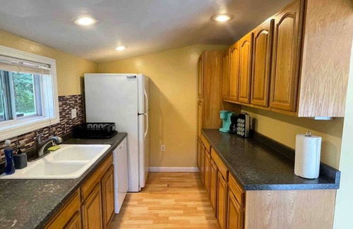 Georgetown House | Nothing Fancy Older Pet Friendly Home – near I-95