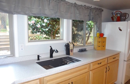 Eureka House | Now Available! NEW Large Studio in Fantastic Neighborhood for Professional