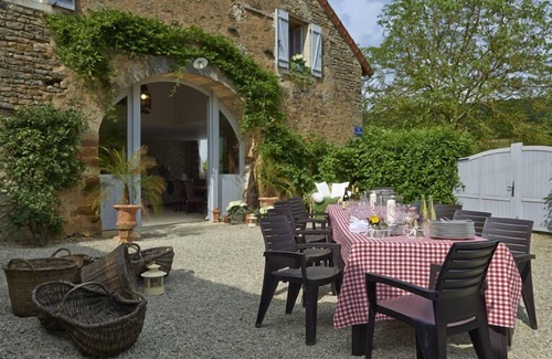 Marigny-le-Cahouet House | Nr SEMUR en AUXOIS Experience the Delights of this Fabulous Farmhouse