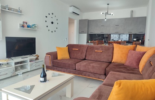 Sarande Apartment | nSea view apartment good location parking, free WiFi , complete for a long stayn
