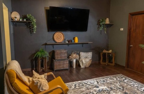 Dwight Apartment | nThe Sicilian