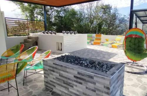 Silvania House | Nueva, Moderna casa en Silvania con Jacuzzi