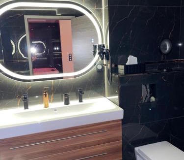 Centre Apartment | NUITS D'HERMES & Spa