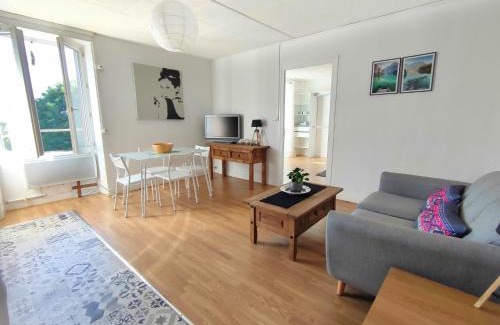 Le Dorat Apartment | Number 22 - Le Dorat - Apartment 4 with garden & free parking