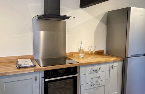 Duntisbourne Abbots Apartment | Nutbeam Cottage: Rustic Charm Meets Modern Luxury in the Cotswolds