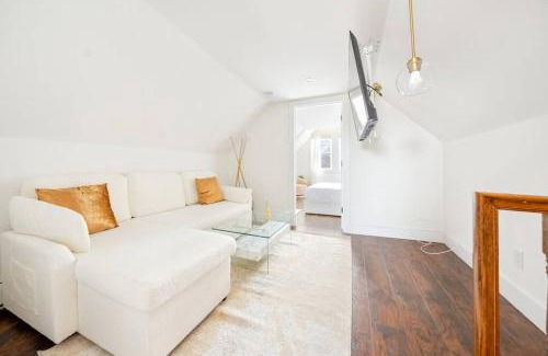 Southeast Yonkers Apartment | NY Luxury 1BR PRIME location Free Parking!