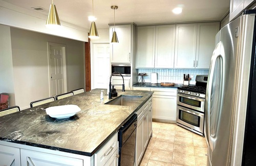La Grange Other | NYE Winter Ranch Escape, Workers Welcome, sleeps 16, Wifi, fishing, BBQ