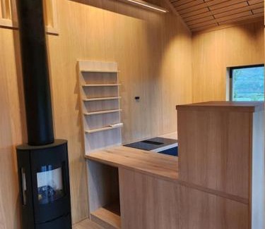 Leksvik House | Nyoppført hytte med badestamp