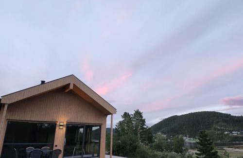 Leksvik House | Nyoppført hytte med badestamp
