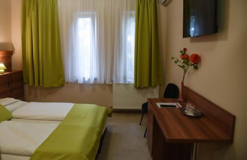 Szigetszentmiklos Hotel | Oázis Wellness Panzio