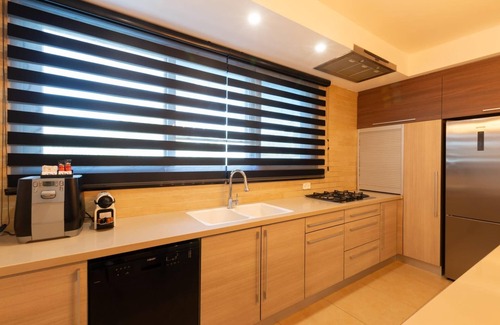 Rishon LeTsiyon Apartment | O&O Group - Huge Villa With Jacuzzi By The Beach