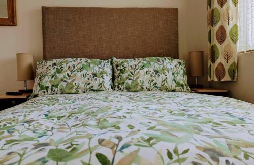 East Harling Apartment | Oak Tree View - relax, reconnect, explore or work