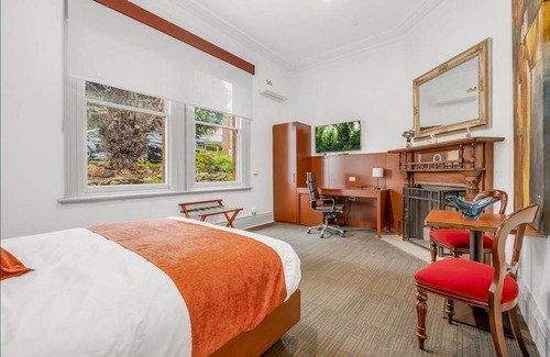 Burnie House | Oakleigh Guest House with Ocean Views - Room 9