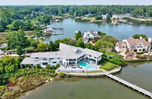 Northeast Virginia Beach Villa | Oasis at Eden Way