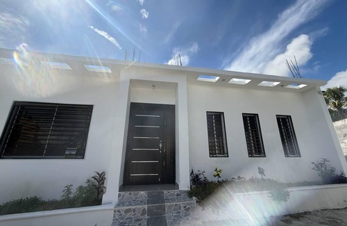 La Cienaga House | Oasis in la Perla del Sur with Pool