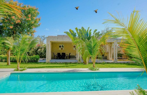 Ngaring Villa | Oasis of serenity - Large 5-bedroom villa with swimming pool
