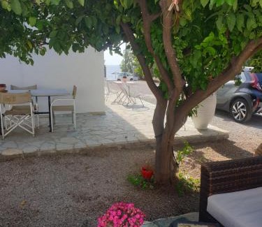 Sarakiniko Apartment | Oasis Studios AG PANTES