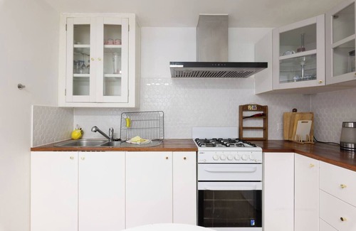 Boondall House | Oasis Suite- close to airport (sleep 5 people)
