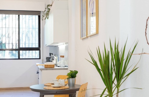 Elche Apartment | Oasis Urbano Elche - Terrace and Palm Grove Views