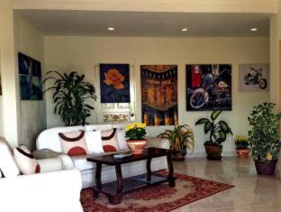 Karon Villa | OASIS VILLA Suites & Rooms