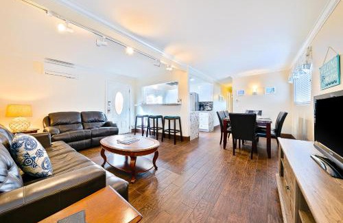 Ocean Beach House | OB Pier 1