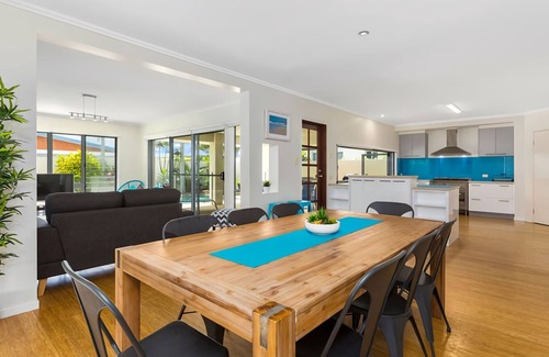 Kingscliff House | OCEAN BLUE ON SALT BEACH
