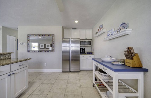 O'byrne House | Ocean Breeze Beach Bungalow