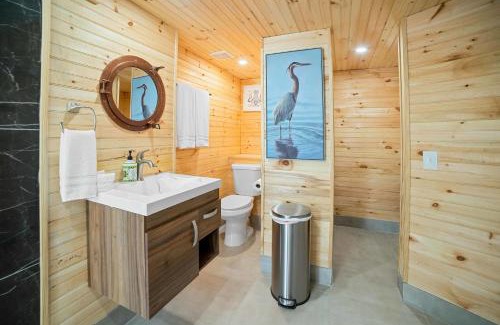 Long Beach Estates Apartment | Ocean Depth Room at Barnacle Resort